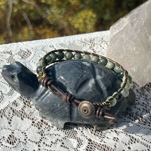 HM056 Bracelet Green agate brown leather wrap with metal button closure